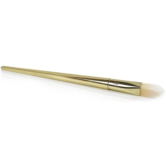 Real Techniques Bold Metals Collection 102 Triangle Concealer Brush - Picture 2 of 9